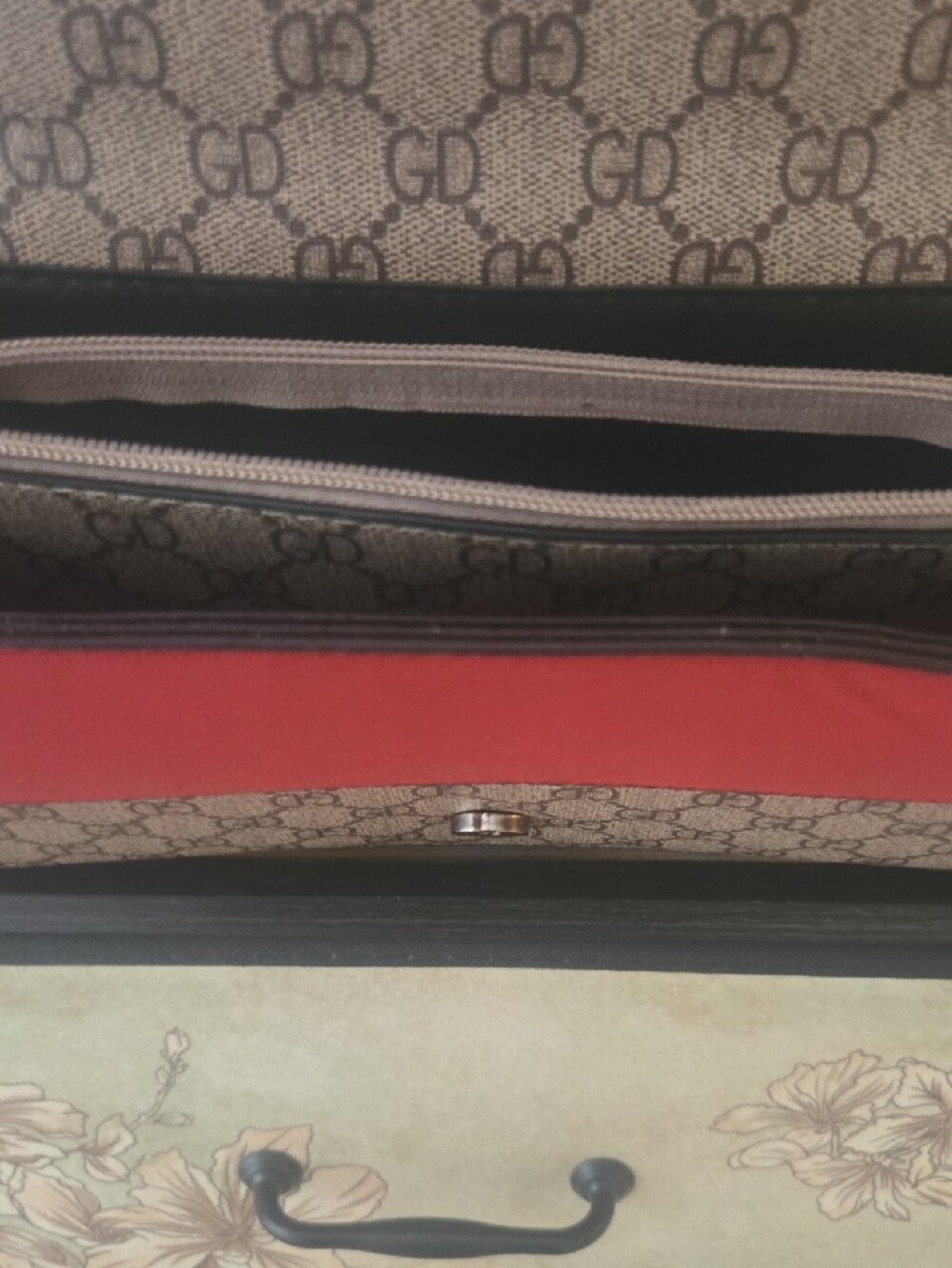 👜👛💎💥Designer Style Monogram Shoulder Bag in Beige and Red - Picture 2 of 4